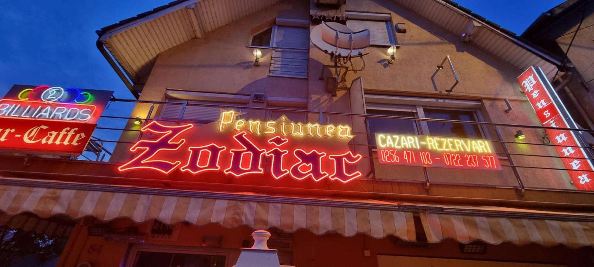 Pensiunea Zodiac Temešvár Exteriér fotografie